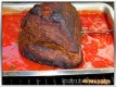 Der Braten kommt in die Sauce