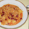 Eine Portion Sauerkraut-Bohnentopf