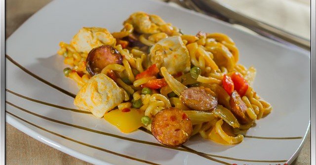 Foto - Nudelpfanne mit Hähnchen